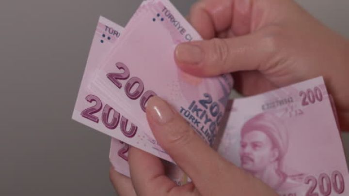 Türkiyədə dollar daha da bahalaşdı -  LİRƏ 5% -dən ÇOX UCUZLAŞDI