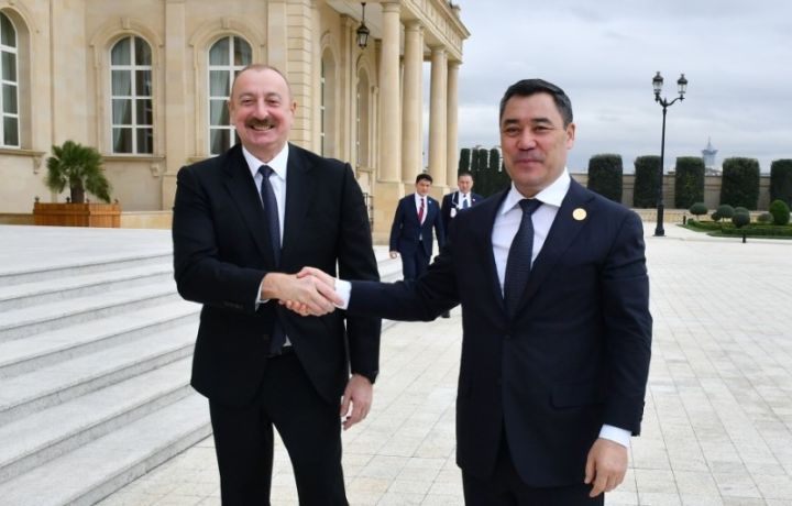 Əliyev Qırğız Prezidenti ilə görüşüb