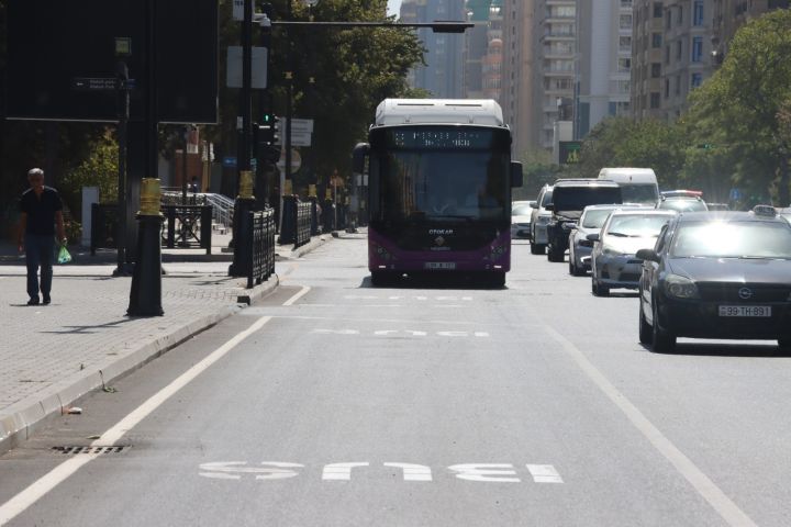 Azadlıq prospektində də avtobus zolağı təşkil edildi