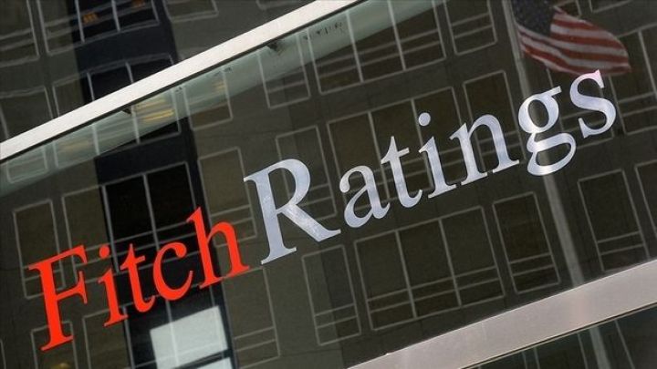 Fitch qlobal iqtisadi artım proqnozunu cüzi yüksəldib