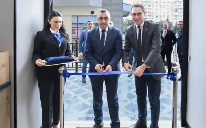 AccessBank filialını yeni konseptdə müştərilərə təqdim etdi