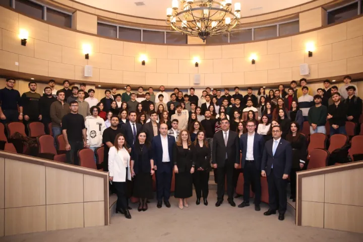 AccessBank rəhbərliyi Gənclər Gününü Bakı Ali Neft Məktəbinin tələbələri ilə birlikdə qeyd etdi