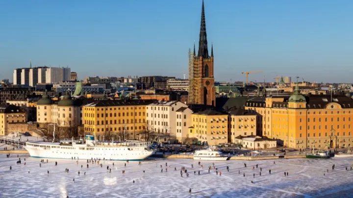 Daha bir ölkə Avroya keçə bilər