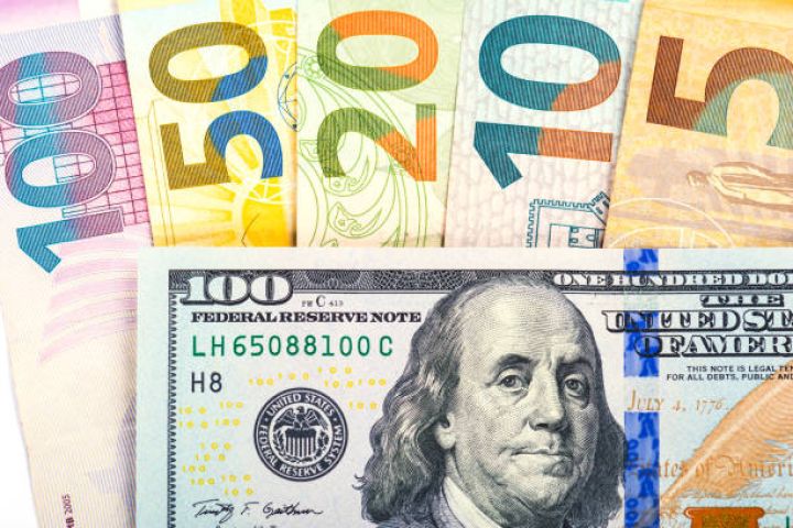 Dövlət 6 ayda 945 milyon manat borc qaytarıb