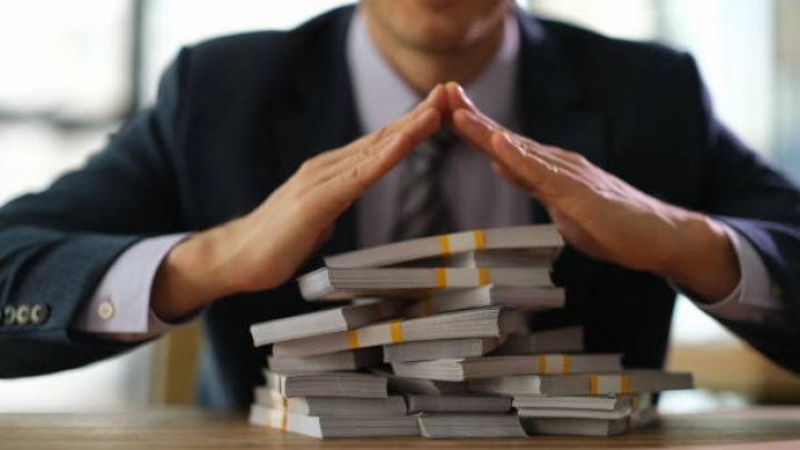 Niyə əmanətlərin sığortalanması yalnız fiziki şəxslərə şamil olunur?