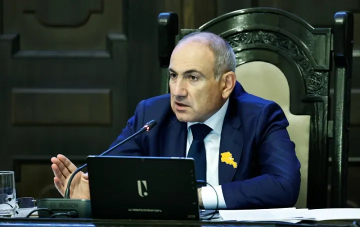 Paşinyan: Bazar günü hökumət istefa verəcək