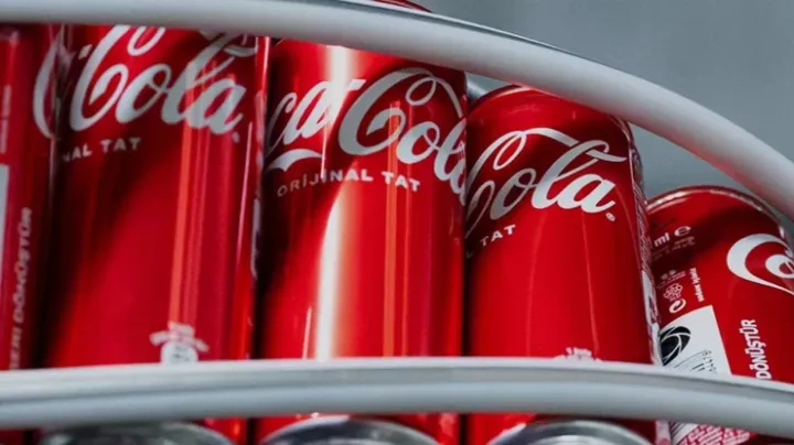Azərbaycan bazarına da nəzarət edən Coca-Cola şirkəti dividend ödənişinə hazırlaşır