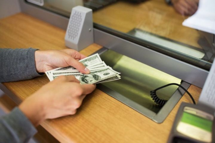 Azərbaycandan Gürcüstana pul köçürmələri azalıb