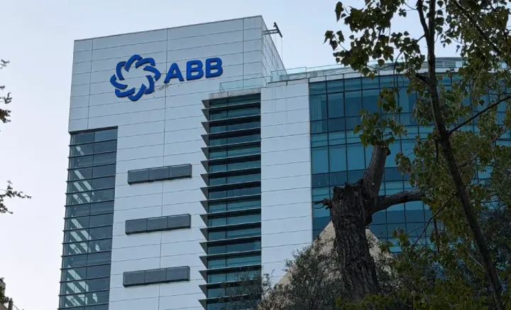 ABB-nin kredit portfeli 7,6 milyard manatı keçib – 522 MİLYON MANATLIQ ARTIM