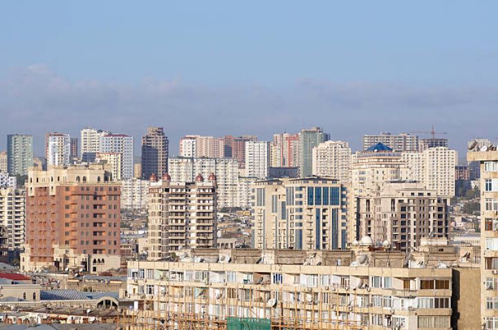 Azərbaycanda mənzillər yenidən bahalaşır - Yeni tikilidə 1 kvadratmetr 2 850 manata çatıb