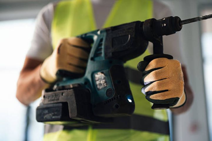 Dövlət qurumu inzibati binasını 7,15 milyon manata təmir etdirir