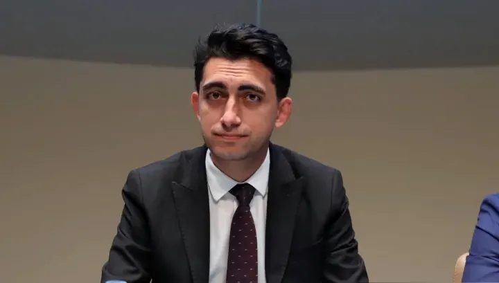 Mərkəzi Bank: Gündəlik 20 min manatlıq kart köçürmələri şübhə yarada bilər