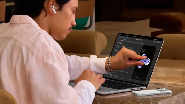 “Apple” illərdir imtina etdiyi yeniliyi təqdim etdi – İlk sensor ekranlı “MacBook Pro” satışa çıxır