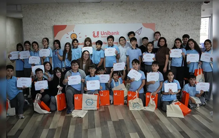 Unibank məktəblilər üçün maliyyə savadlılığı təlimi keçirib