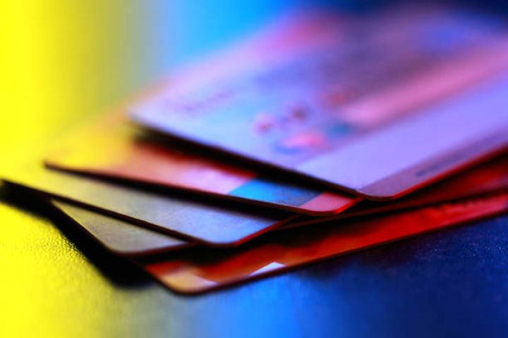 İkinci kart almaq istəyənlərə PİS XƏBƏR: Bank kartları ilə bağlı yeni məhdudiyyət – ikinci kart verilməyəcək