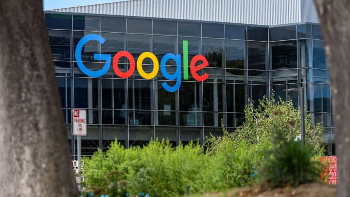 Google-un sahibi üçün "qara" gün – Şirkətin bazar dəyərindən yarım trilyon dollar silindi