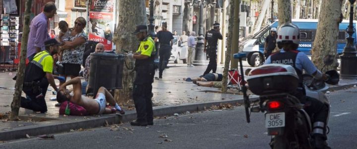 İŞİD Barselonanı qana boyadı - 13 ölü