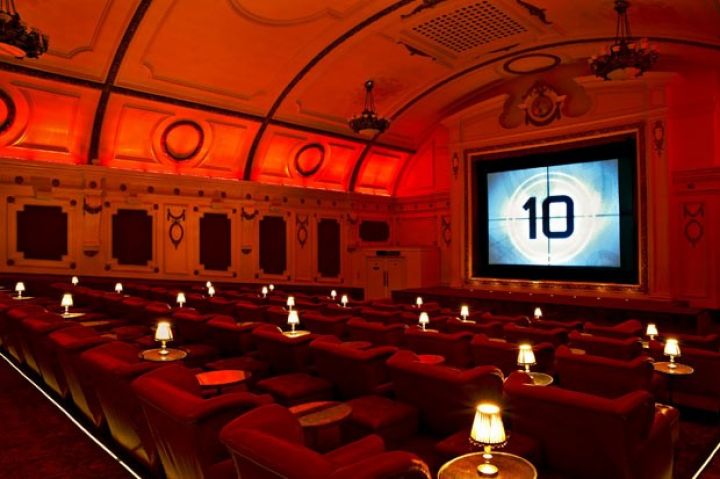 “Xronika” kinoteatrı satılır
