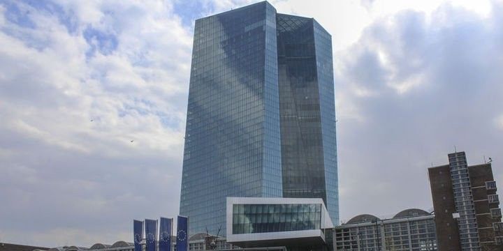 Avropa Mərkəzi Bankı faizi dəyişdirmədi