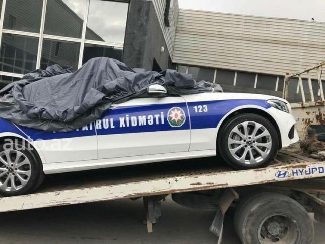 Azərbaycanda yol polisinə son model “Mercedes”lər verilib