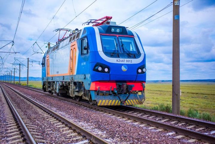 Azərbaycan Qazaxıstanda əlavə 3 sərnişin lokomotivi almaq istəyir