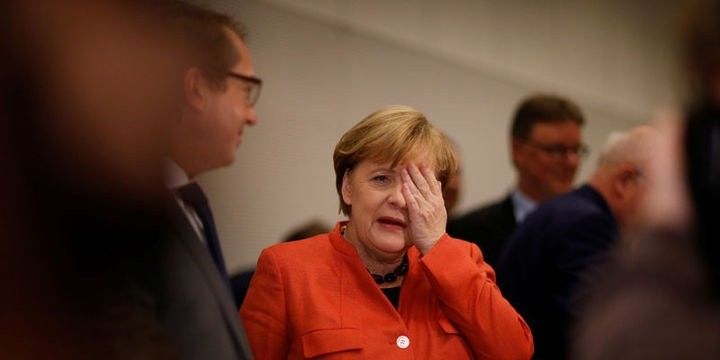 Merkel: Azlıq hökumətdənsə erkən seçkini üstün tuturam