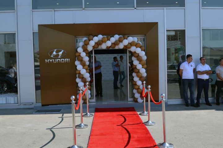 Azərbaycanda Hyundai-ın yeni üslubda salonu açıldı
