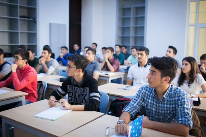 Azərbaycan-Fransız Universitetinin yeni binasının açılışı olub