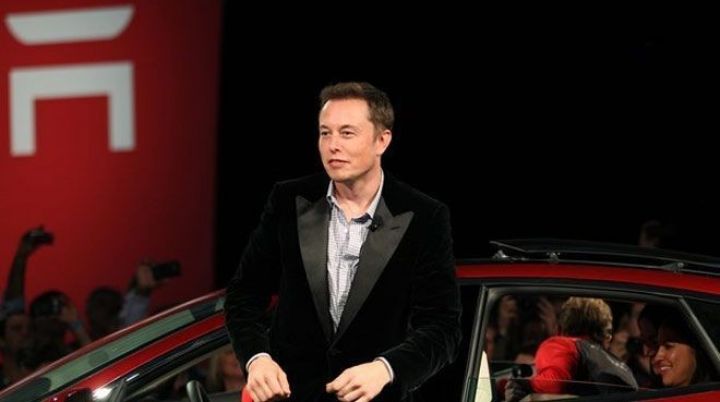 Elon Musk-dan Tesla zarafatı