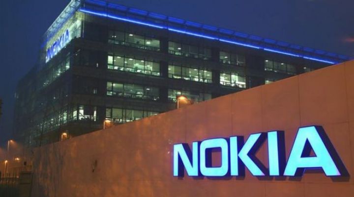 Nokia-ya 500 milyon dollar kredit verildi