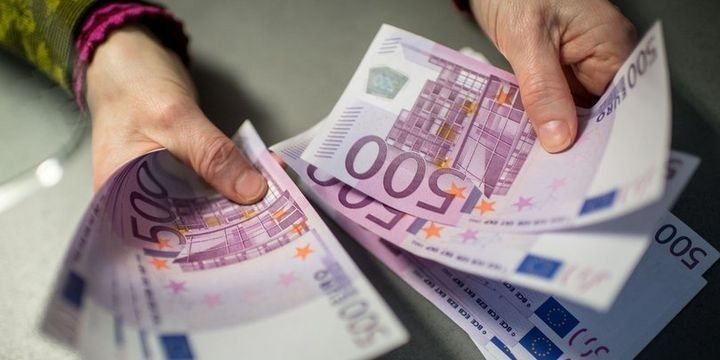 Avronun 500-lük banknotu tədavüldən çıxarılır