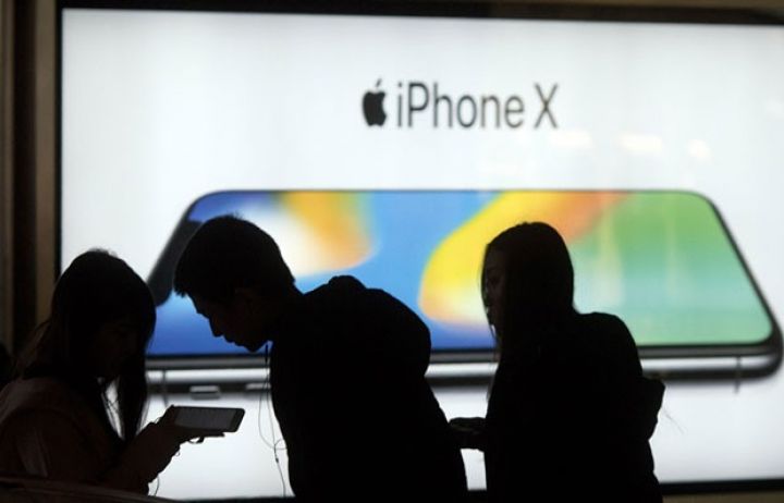 Apple-ın gəliri rekord qırdı, iPhone satışları düşdü