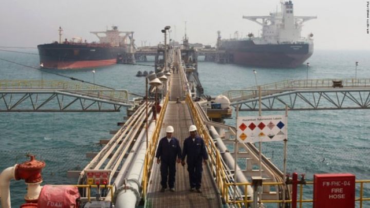 İran Hörmüz boğazından neft tankerlərinin keçməsinə icazə verməyə bilər