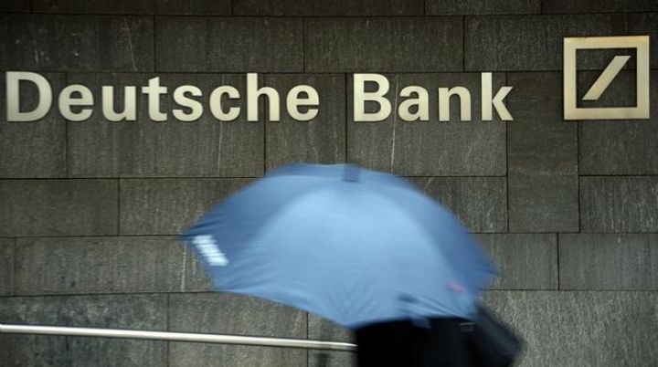 Deutsche Bank "əriyir"
