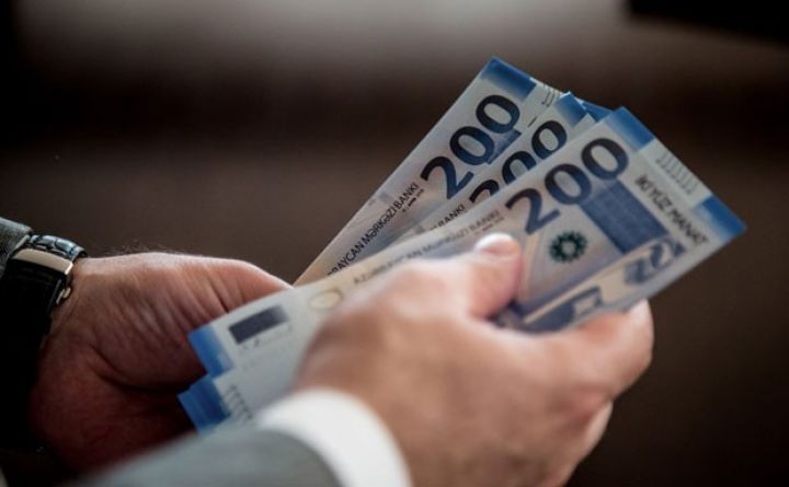 "200 manatlıq əskinaslar banklara daha yüksək tariflə verilir"