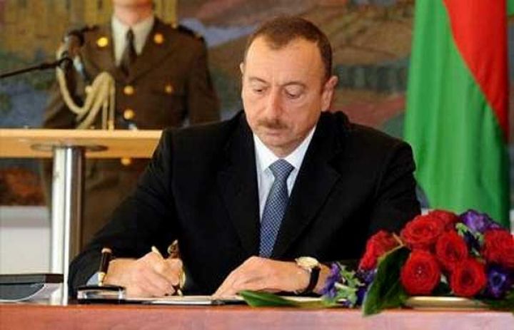 Hikmət Hacıyev Prezident Administrasiyasının şöbə müdiri təyin edildi