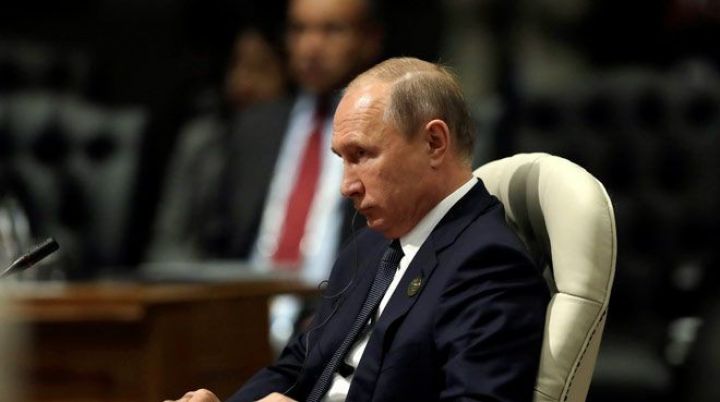 Putindən dollar açıqlaması: ABŞ oturduğu budağı kəsir