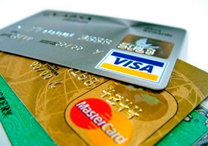 “VISA” və “MasterCard” Azərbaycan banklarına qarşı tələb irəli sürüb