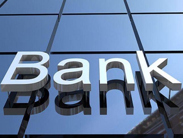4 bankın kredit portfeli 1 milyard manatdan çoxdur