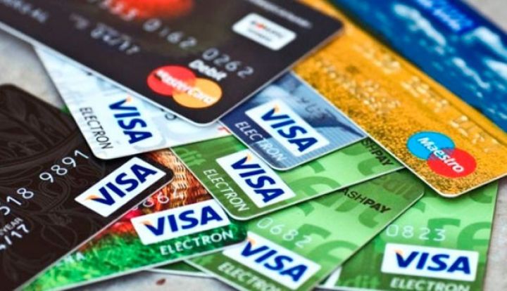 Azərbaycanda kredit kartlarının sayı azalmaqda davam edir