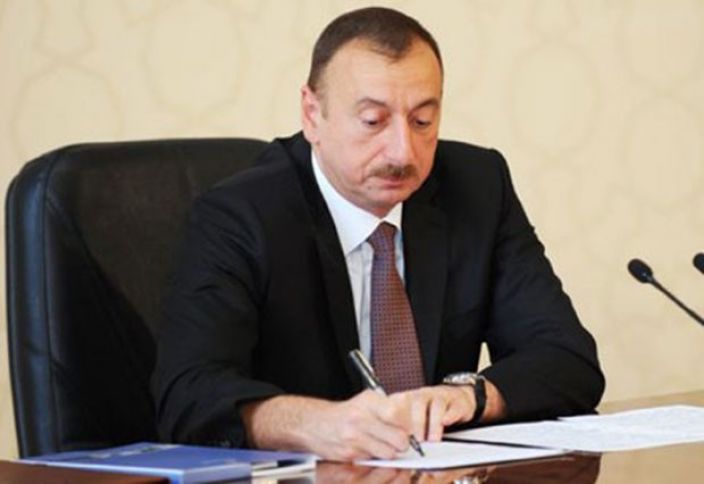 Prezident Dövlət Universitetinin rektorunu dəyişdi