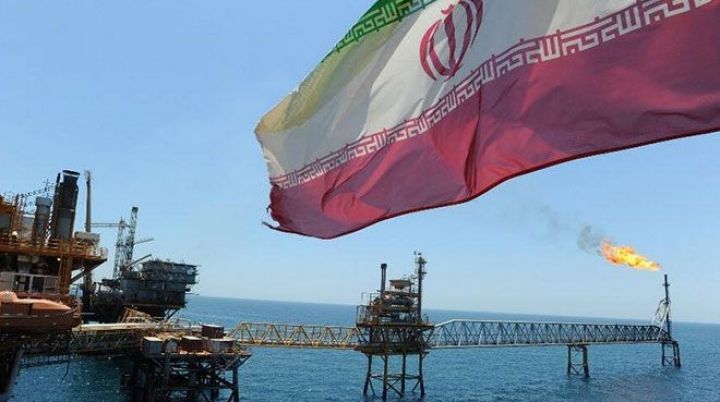 İran, 56 dollardan satışa çıxardığı neftə alıcı tapmadı