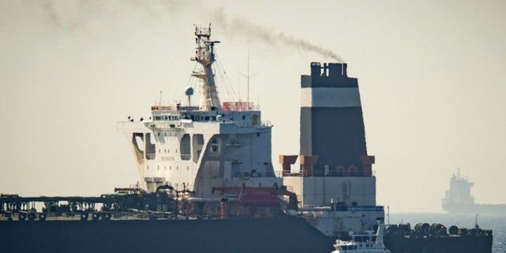 İrandan Suriyaya xam neft daşıdığı iddia edilən tanker saxlanılıb