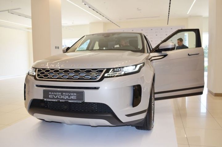 Bakıda Range Rover-in yeni modeli təqdim edildi - QİYMƏTİ