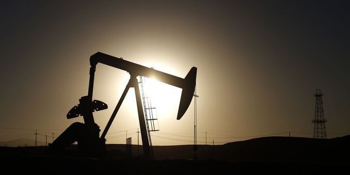 ABŞ-da xam neft ehtiyatlarının artması  qiymətlərə təzyiq göstərir 