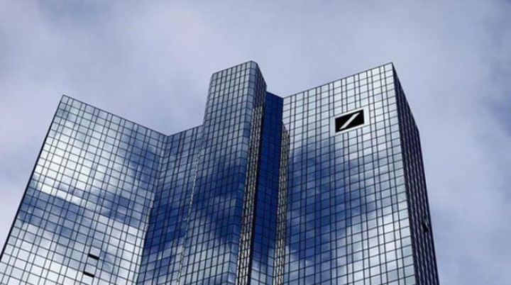 Deutsche Bankın səhmlərinin qiyməti tarixin ən aşağı səviyyəsinə düşdü