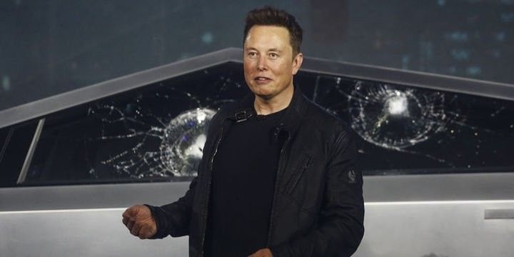 Elon Musk, "şüşə skandalına" baxmayaraq avtomobil üçün 200 min sifariş aldığını açıqladı