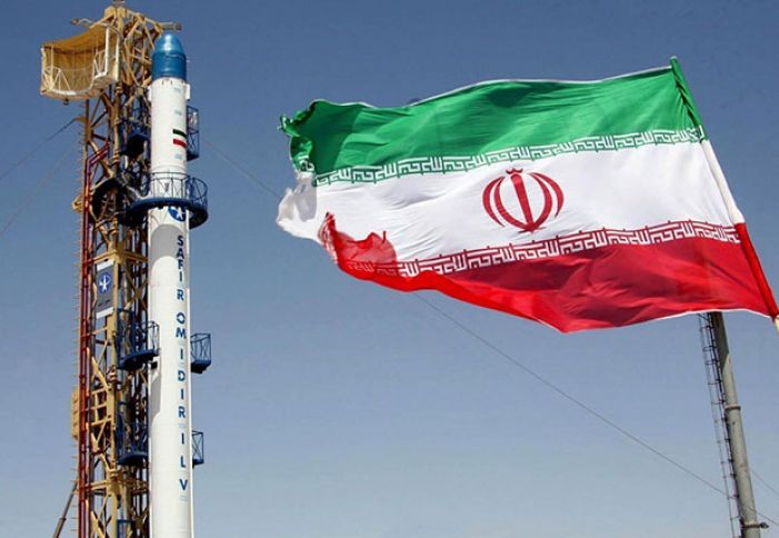 İran ilk hərbi peykini orbitə çıxarıb
