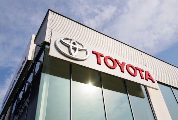 "Toyota"nın xalis mənfəəti 45% azalıb