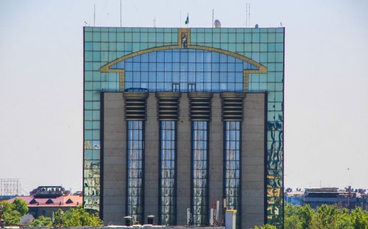 Özbəkistan Mərkəzi Bankı uçot dərəcəsini azaldıb